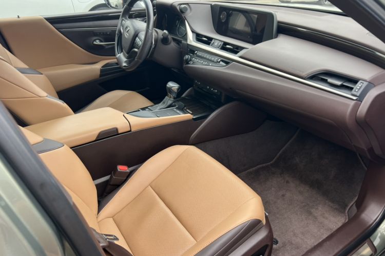 Used Lexus ES 2018 200 Luxury Edition China V Standard Interior 6