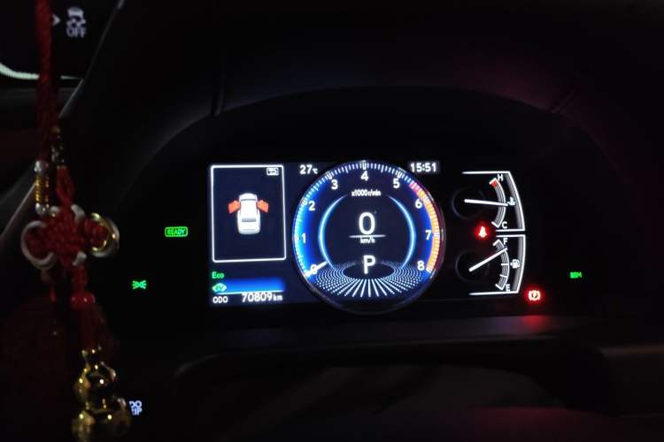 Used Lexus ES 2018 300h Premium Edition China V Standard Odometer Close Up