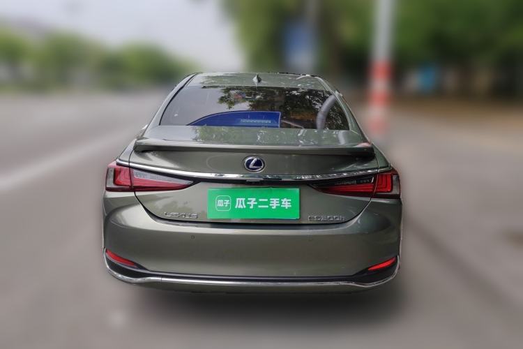 Used Lexus ES 2018 300h Premier Edition China VI Standard Rear