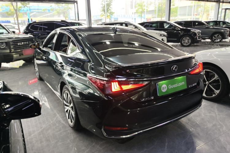 Used Lexus ES 2018 200 Excellence Edition China V Standard Rear Left 45 Deg