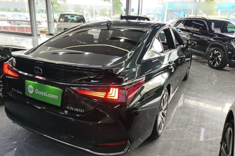 Used Lexus ES 2018 200 Excellence Edition China V Standard Rear Right 45 Deg