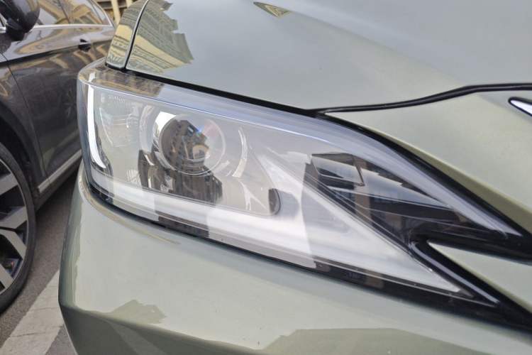 Used Lexus ES 2018 200 Luxury Edition China V Standard Right Front Headlight