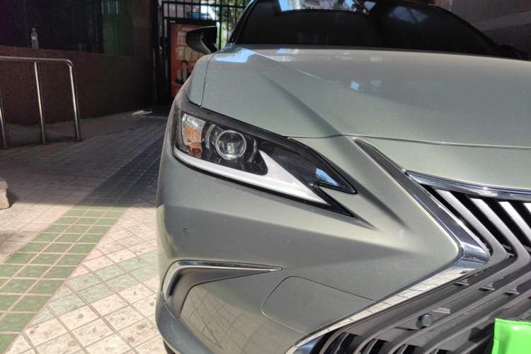 Used Lexus ES 2018 200 Luxury Edition China V Standard Right Front Headlight