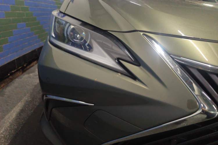 Used Lexus ES 2018 200 Excellence Edition China V Standard Right Front Headlight