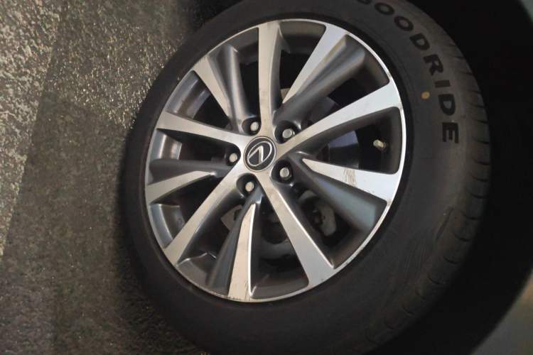 Used Lexus ES 2018 200 Excellence Edition China V Standard Right Front Wheel Hub