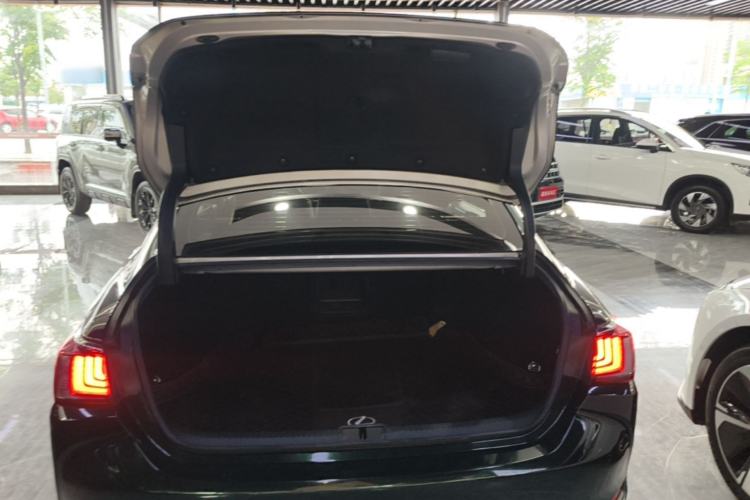 Used Lexus ES 2018 200 Excellence Edition China V Standard Trunk