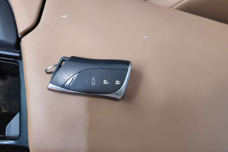 Used Lexus ES 2018 200 Luxury Edition China V Standard Vehicle Key
