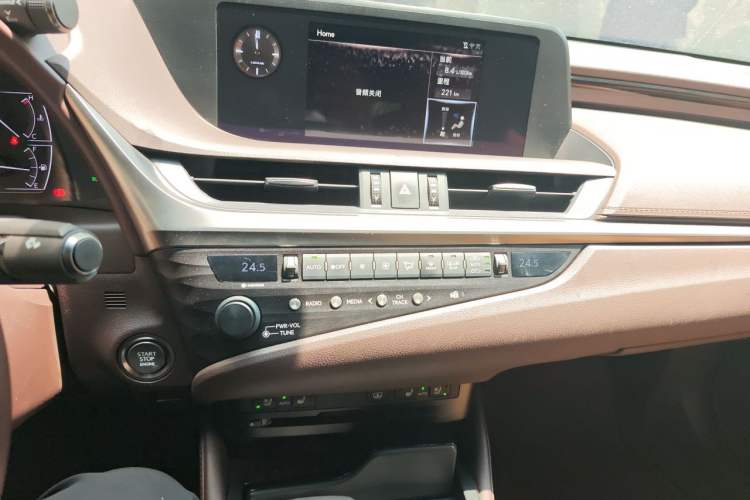 Used Lexus ES 2018 200 Luxury Edition China V Standard Audio And AC Panel