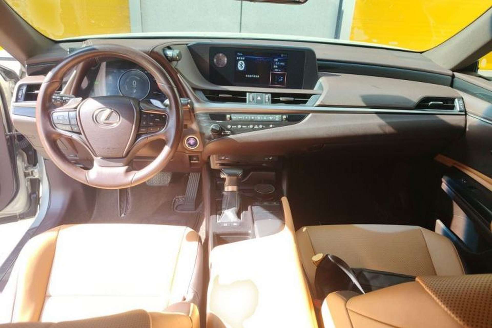 Used Lexus ES 2018 300h Premier Edition China V Standard Center Console