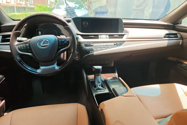 Used Lexus ES 2018 200 Luxury Edition China V Standard Center Console