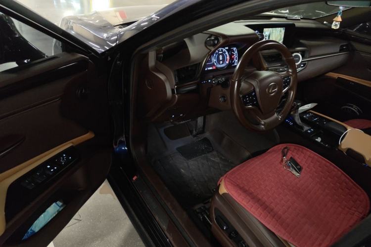 Used Lexus ES 2018 200 Excellence Edition China V Standard Driver Seat