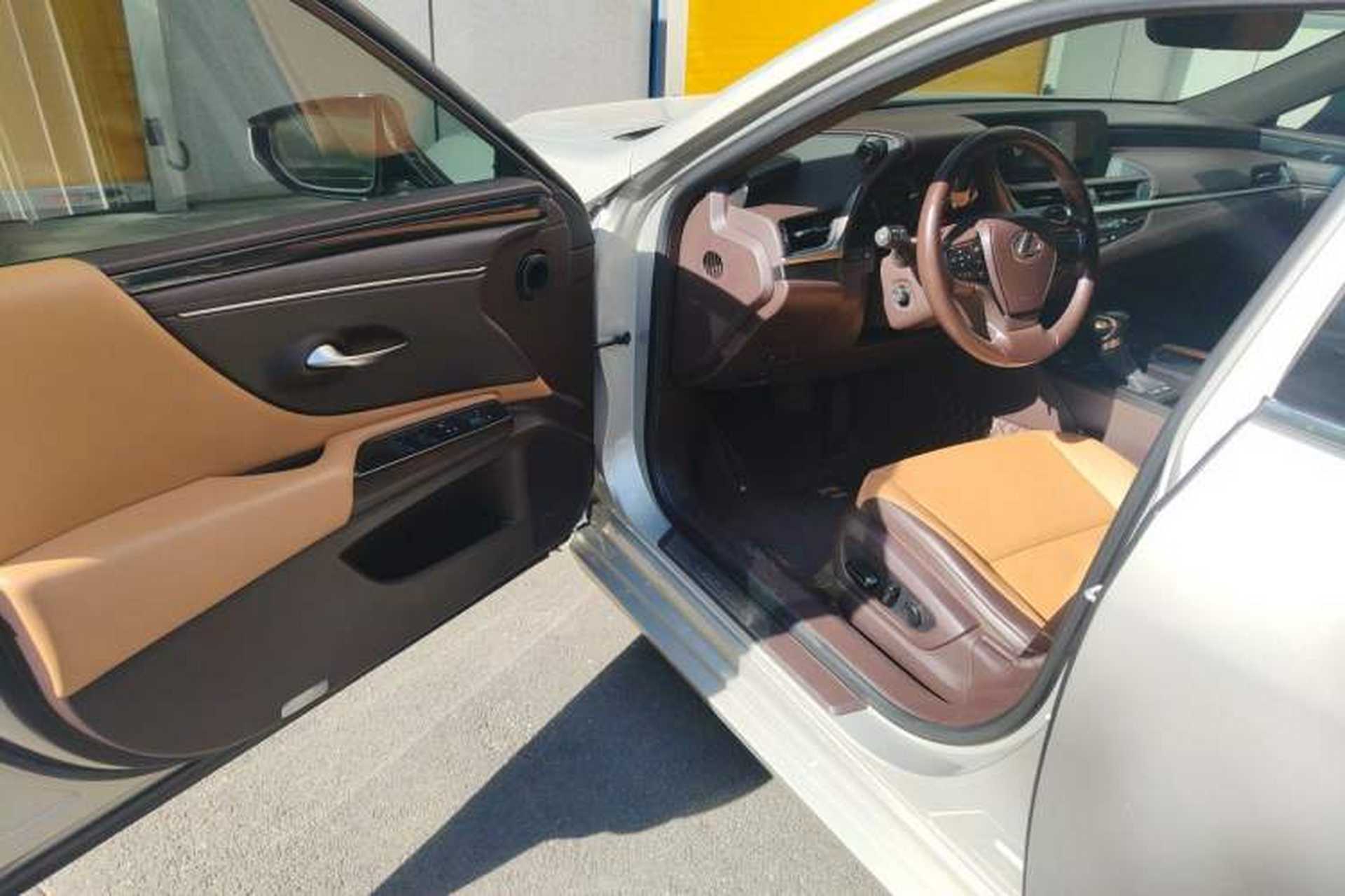 Used Lexus ES 2018 300h Premier Edition China V Standard Driver Seat