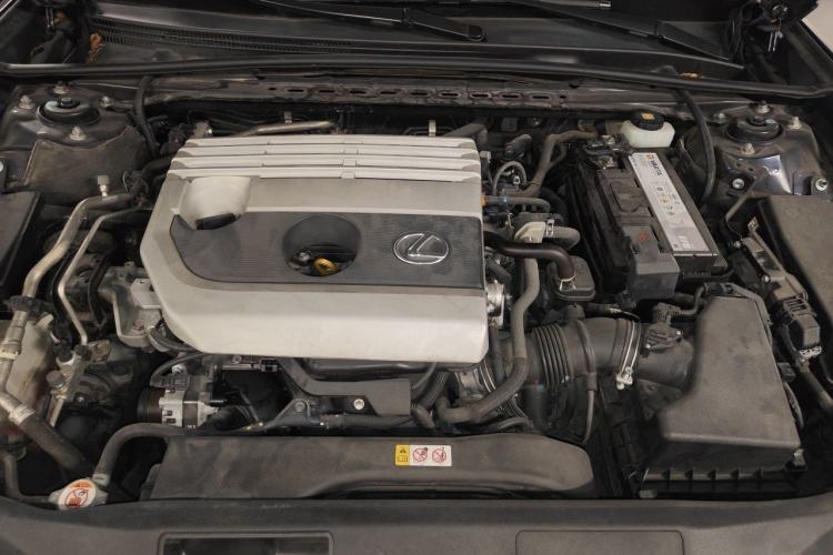 Used Lexus ES 2018 200 Excellence Edition China V Standard Engine Bay