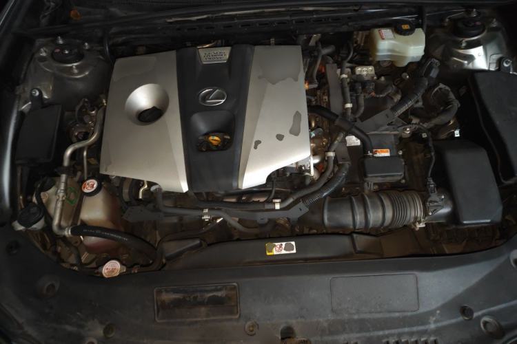 Used Lexus ES 2018 300h Premier Edition China VI Standard Engine Bay