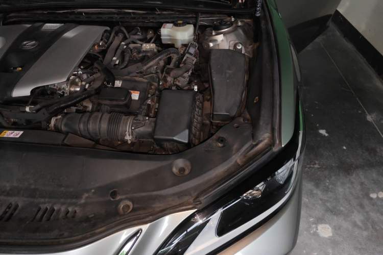 Used Lexus ES 2018 300h Premier Edition China VI Standard Engine Bay Left