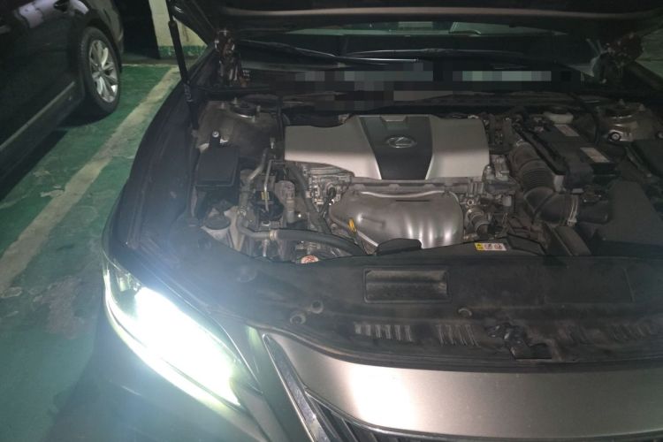 Used Lexus ES 2018 200 Excellence Edition China V Standard Engine Bay Right
