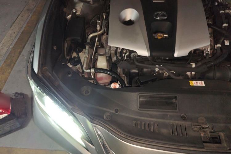 Used Lexus ES 2018 300h Premier Edition China VI Standard Engine Bay Right
