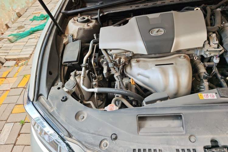 Used Lexus ES 2018 200 Luxury Edition China V Standard Engine Bay Right