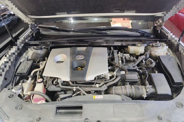 Used Lexus ES 2018 300h Premier Edition China VI Standard Engine Bay