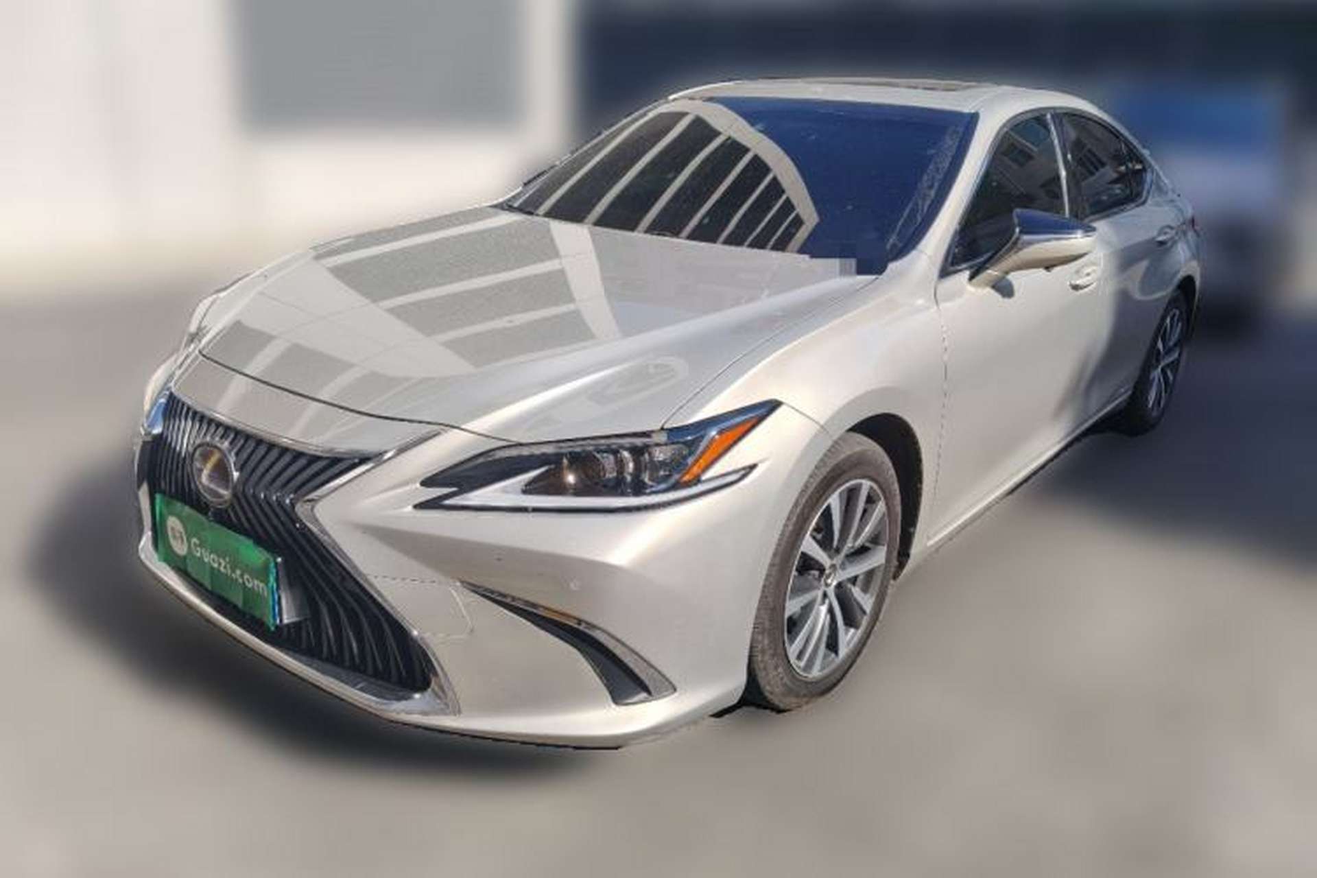 Used Lexus ES 2018 300h Premier Edition China V Standard Front Left 45 Deg