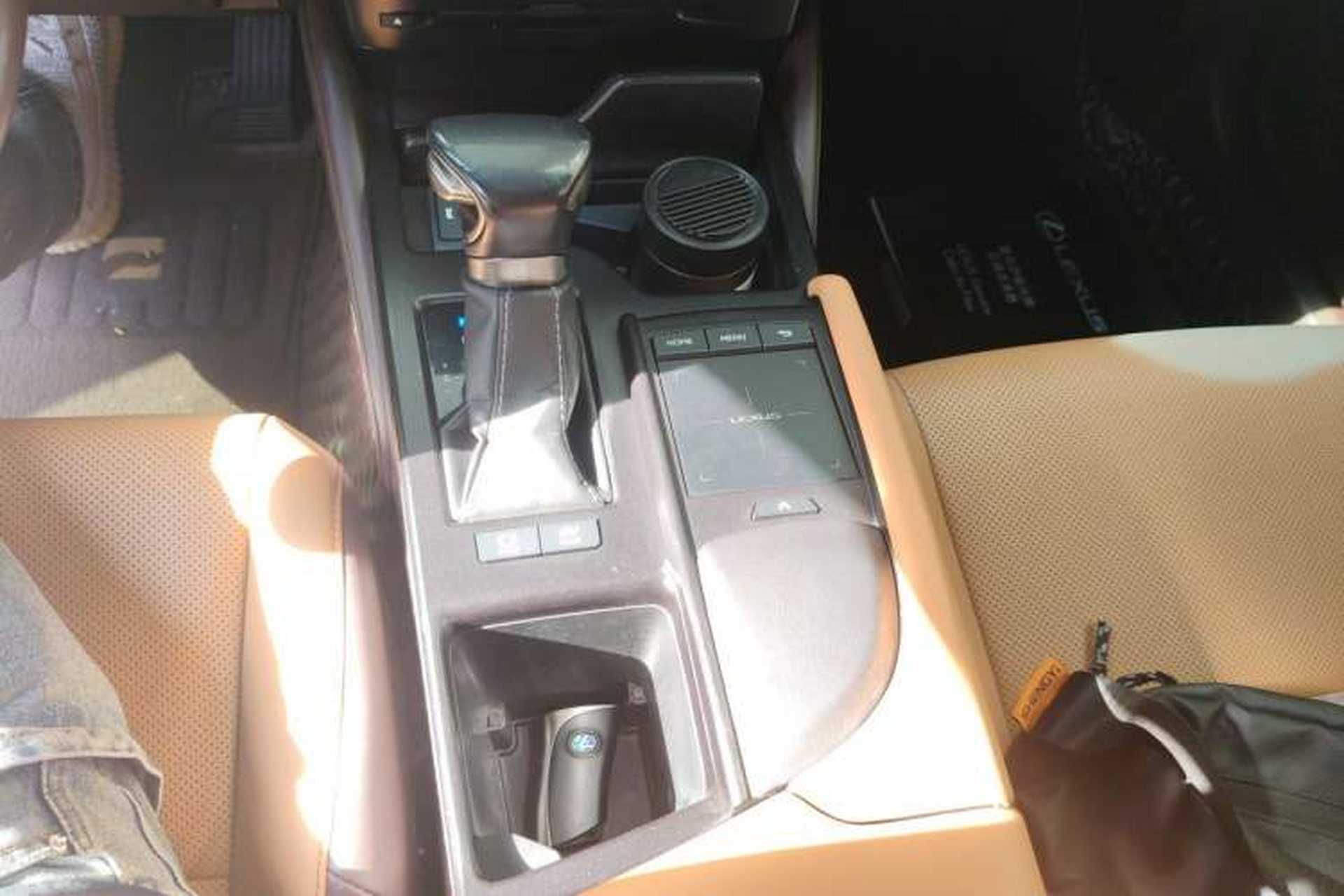 Used Lexus ES 2018 300h Premier Edition China V Standard Gear Lever