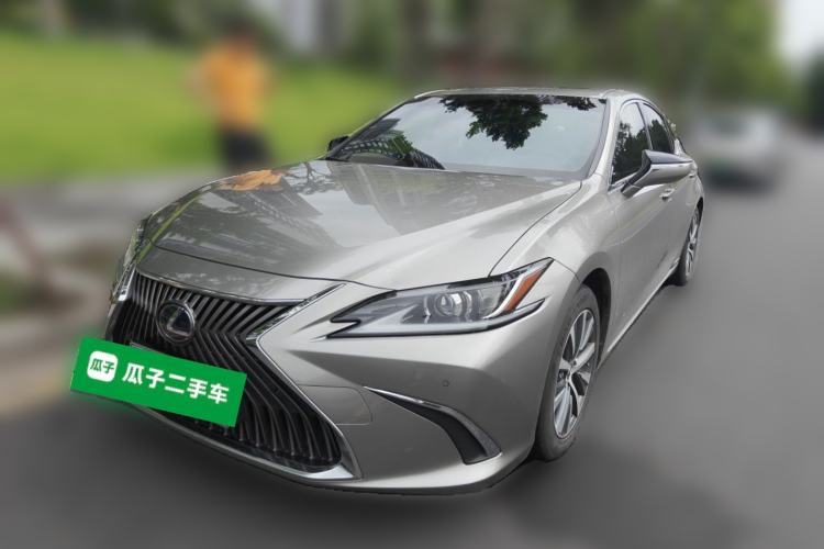 Used Lexus ES 2018 300h Premier Edition China VI Standard Guazi used car, China used car export, Used car for sale, Used  cars, Cheapest cars for sale