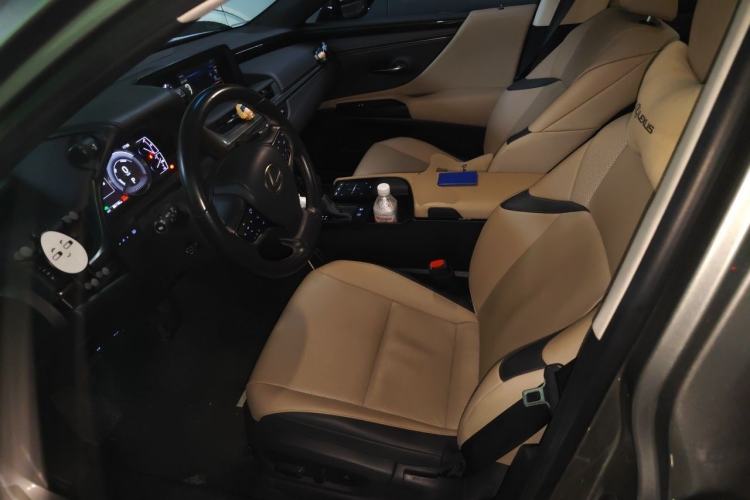 Used Lexus ES 2018 300h Premier Edition China VI Standard Left Front Seat