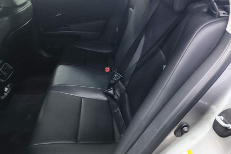 Used Lexus ES 2018 200 Excellence Edition China V Standard Left Rear Seat