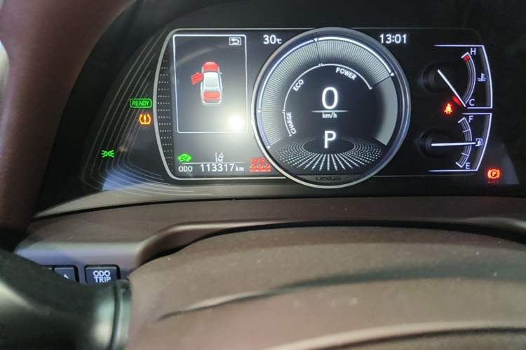 Used Lexus ES 2018 300h Premier Edition China VI Standard Odometer Close Up