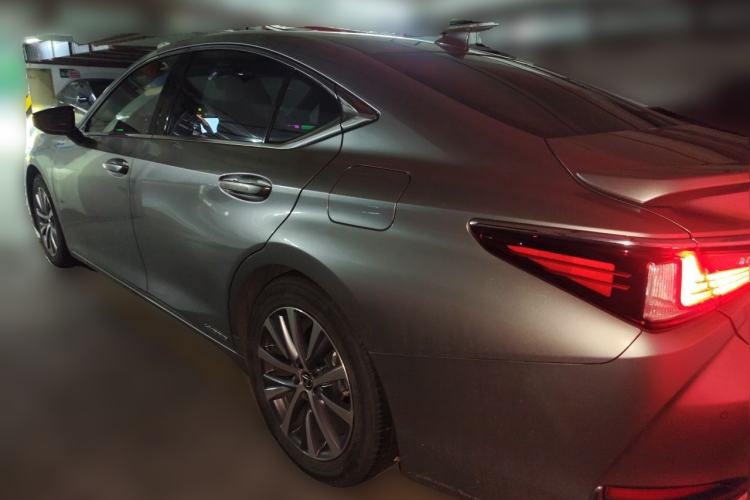 Used Lexus ES 2018 300h Premier Edition China VI Standard Rear Left 45 Deg