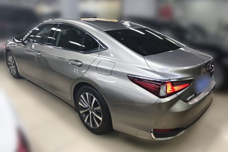 Used Lexus ES 2018 200 Excellence Edition China V Standard Rear Left 45 Deg