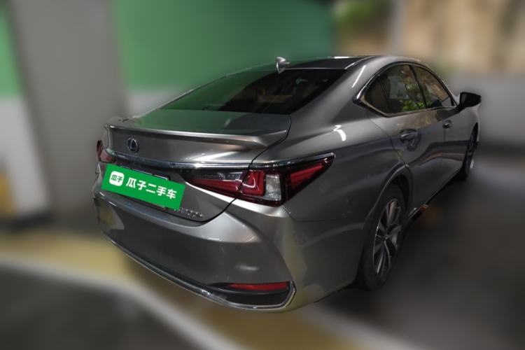 Used Lexus ES 2018 300h Premier Edition China VI Standard Rear Right 45 Deg