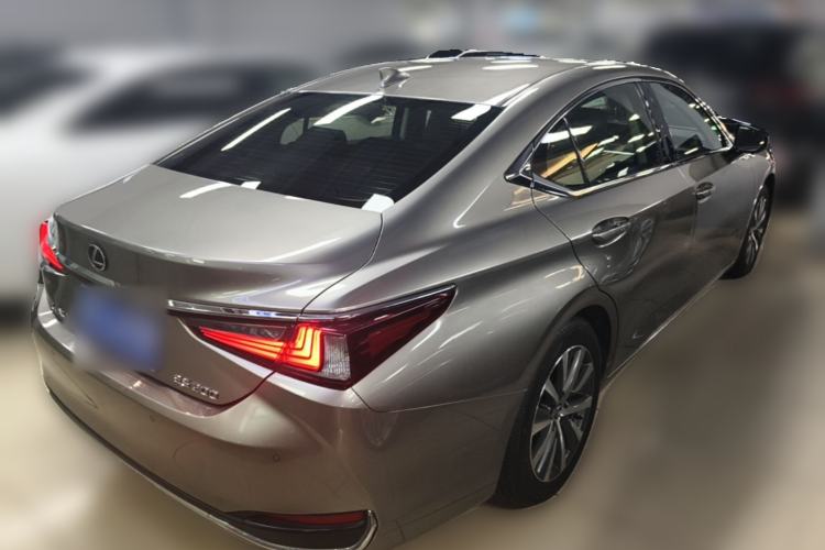 Used Lexus ES 2018 200 Excellence Edition China V Standard Rear Right 45 Deg