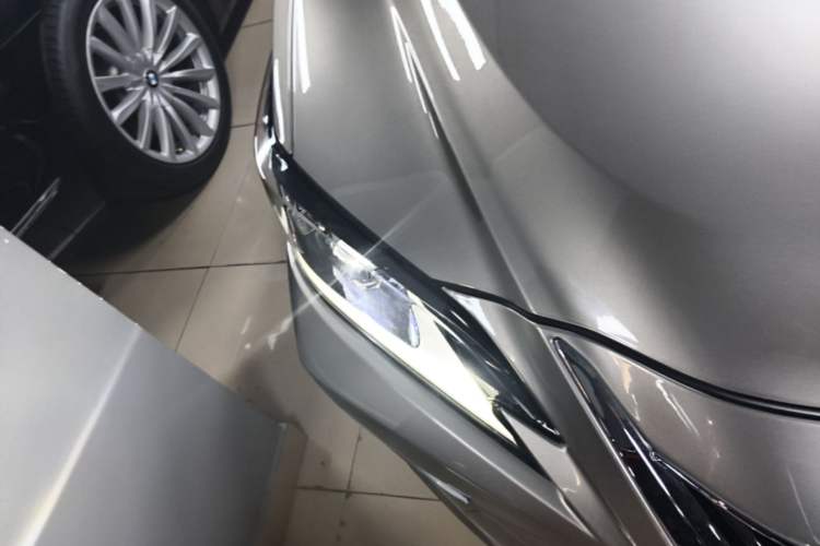 Used Lexus ES 2018 200 Excellence Edition China V Standard Right Front Headlight
