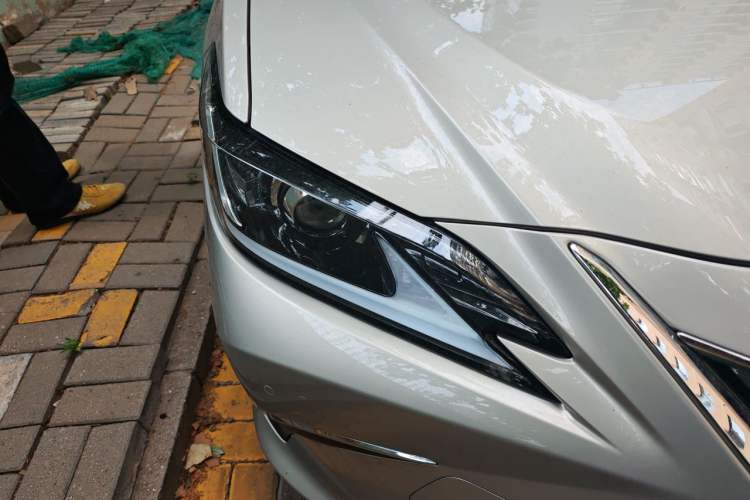 Used Lexus ES 2018 200 Luxury Edition China V Standard Right Front Headlight