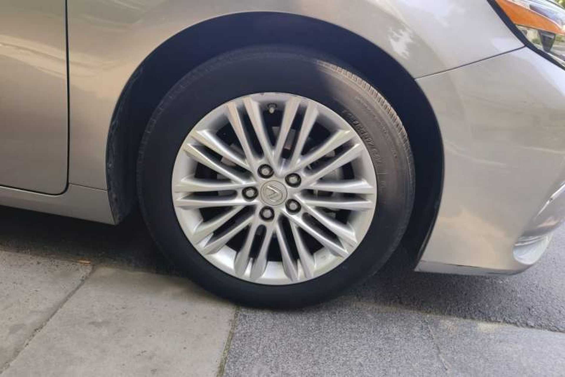 Used Lexus ES 2018 200 Excellence Edition China VI Standard Right Front Wheel Hub