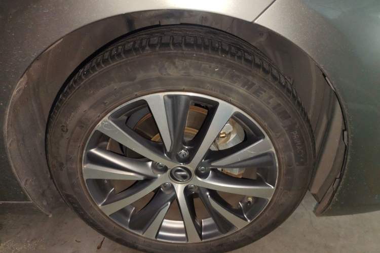 Used Lexus ES 2018 300h Premier Edition China VI Standard Right Front Wheel Hub