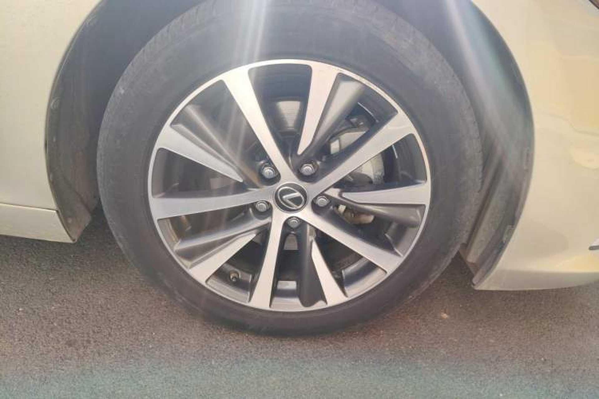 Used Lexus ES 2018 300h Premier Edition China V Standard Right Front Wheel Hub