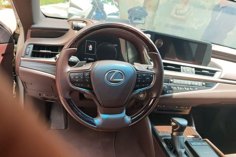 Used Lexus ES 2018 200 Luxury Edition China V Standard Steering Wheel