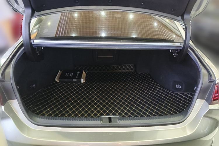 Used Lexus ES 2018 300h Premier Edition China VI Standard Trunk