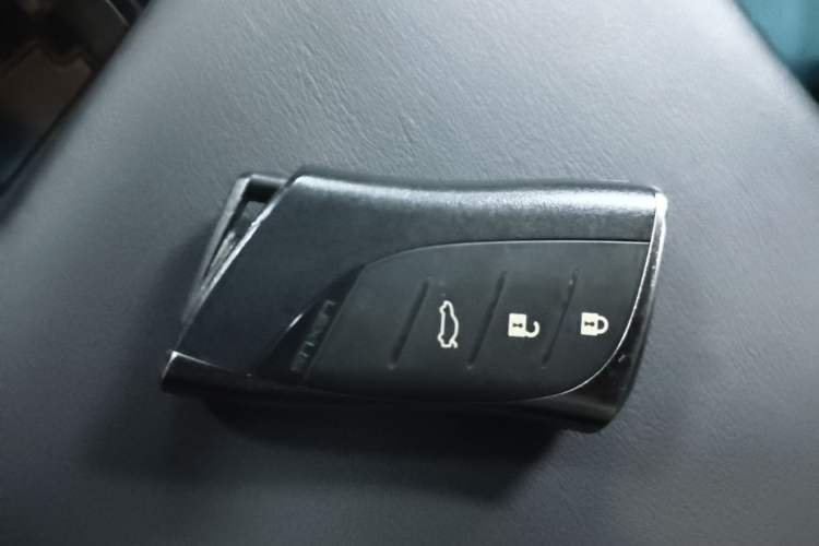 Used Lexus ES 2018 200 Excellence Edition China V Standard Vehicle Key