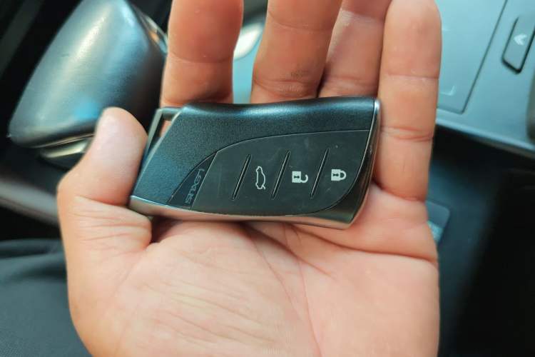 Used Lexus ES 2018 200 Luxury Edition China V Standard Vehicle Key