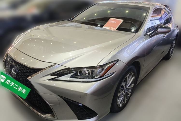 Used Lexus ES 2018 300h Premier Edition China VI Standard Guazi used car, China used car export, Used car for sale, Used Lexus cars, Cheapest cars for sale