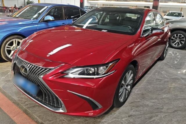 Ojetý Lexus ES 2018 200 Excellence Edition China V Standard
