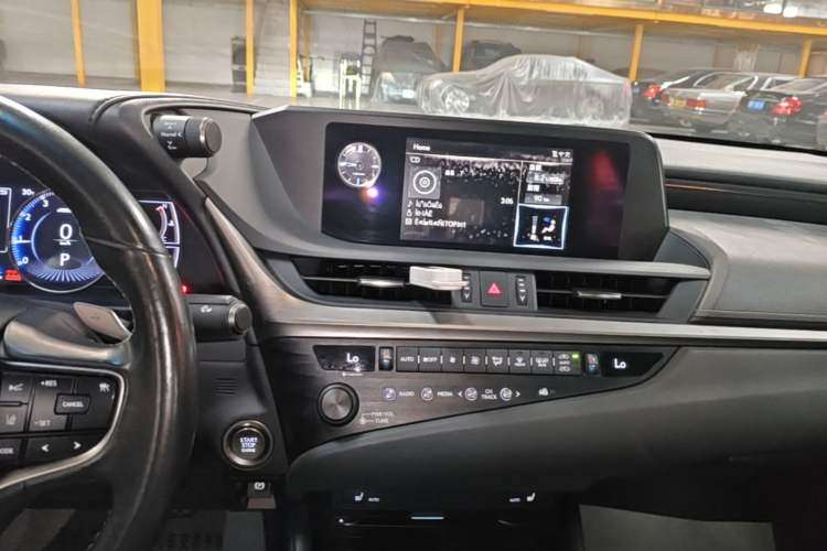 Used Lexus ES 2018 200 Excellence Edition China V Standard Audio And AC Panel