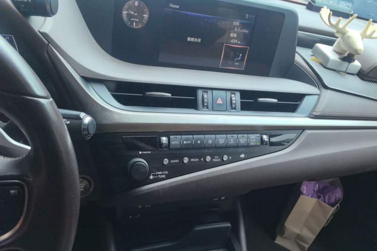 Used Lexus ES 2018 200 Excellence Edition China V Standard Audio And AC Panel