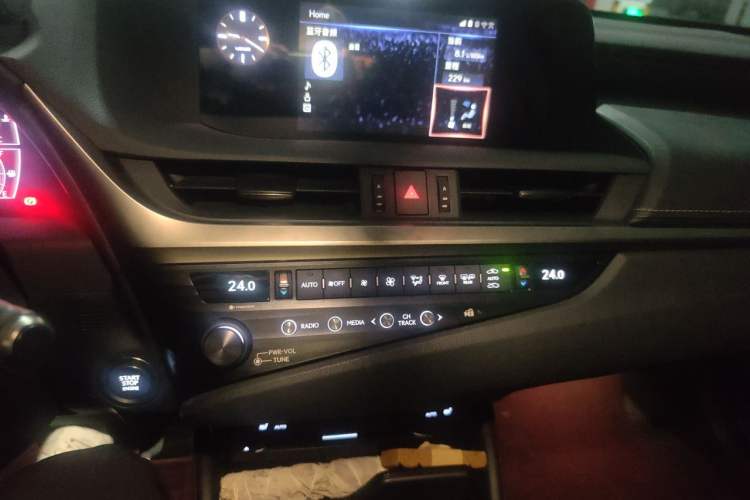 Used Lexus ES 2018 200 Excellence Edition China VI Standard Audio And AC Panel