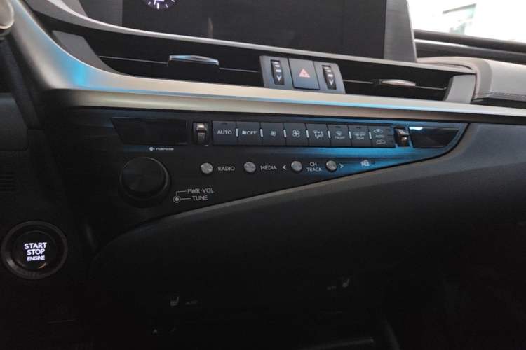 Used Lexus ES 2018 200 Excellence Edition China V Standard Audio And AC Panel