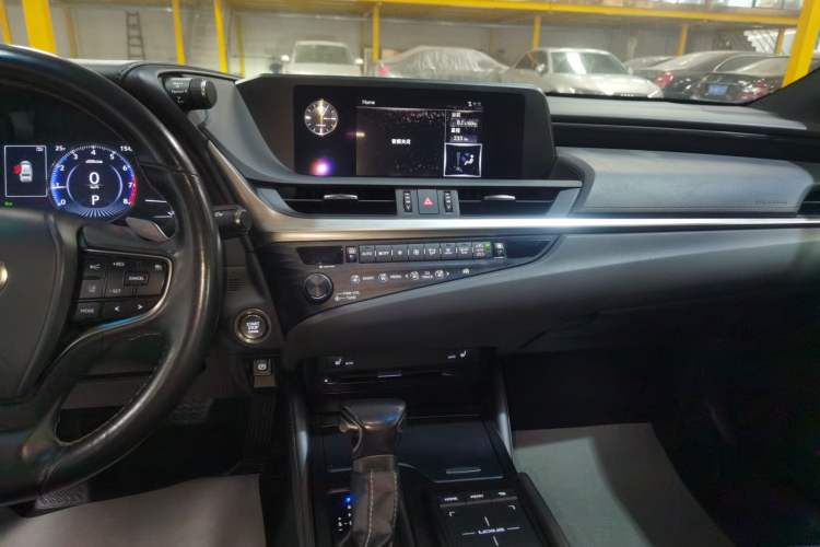 Used Lexus ES 2018 200 Excellence Edition China V Standard Audio And AC Panel