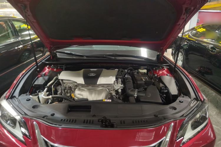 Used Lexus ES 2018 200 Excellence Edition China V Standard Engine Bay